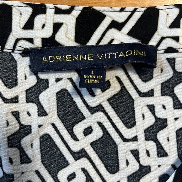 Chain Pattern Black and White Women's Top - Picture 5 of 6